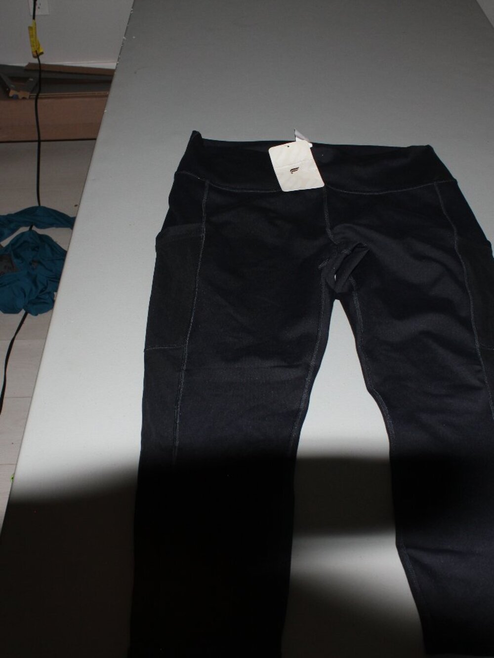 Black Fablectics On The Go Capris Size XL